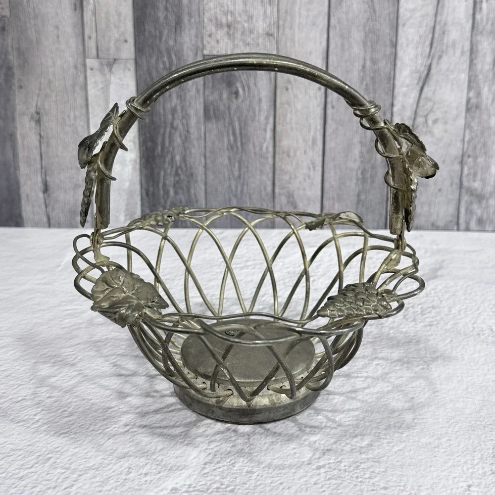 Vintage Godinger Silver Art Co. Silverplated Grape & Leaf basket